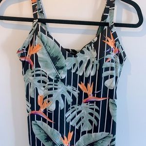 Skye Swimwear | Top with Beachy Floral Pattern